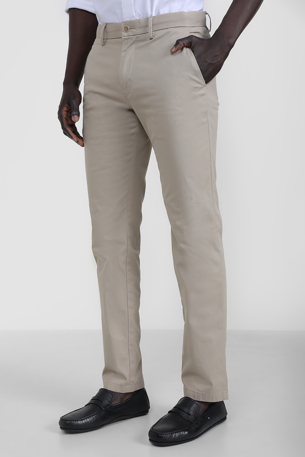 תמונת כל הלוק של נעלי מוקסינים